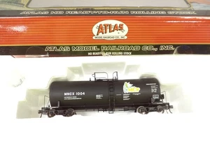 Atlas Ho 6237-1, 17,600 Gallon Tank car, MNCX 1004 - Picture 1 of 2