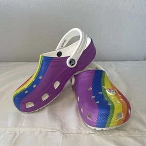 Zueco Crocs Clásico Arco Iris Rayas Talla M-5 W-7 Multicolor Con 1 Dije Nuevo - Imagen 1 de 8