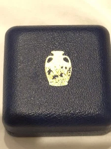 PAIR OF VINTAGE 1987 WEDGWOOD CHRISTMAS BLUE JASPER WARE Thimbles original box  - Picture 1 of 22