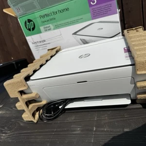HP DeskJet 2820e A4 Colour Multifunction Inkjet Printer with HP+ and 3 months - Picture 1 of 6