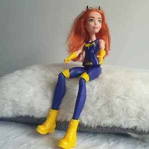 DC SUPERHERO BATGIRL HERO MÄDCHEN TRAINING 12" FLEDERMAUS MÄDCHEN ACTIONPUPPE - Bild 1 von 6