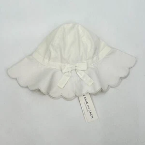 NWT JANIE AND JACK Girls White Scalloped Bow Summer Bucket Hat Size 4 To 5 - Picture 1 of 3