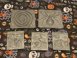 Lot Of 5 Toymax Metal Molds Creepy Crawlers Bug worms Spiders Organs 1994 Used - Picture 1 of 3