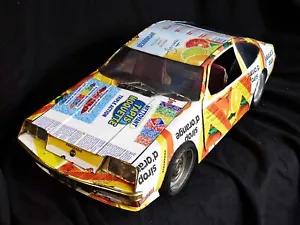 Modelo de chapa Buick Skyhawk de latas publicitarias amarillo azul M 1:10 longitud aprox. 50 cm - Imagen 1 de 12