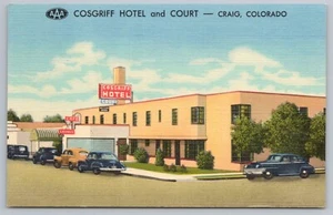 Postal de lino Cosgriff Hotel Court Old Cars Craig Colorado CO 1945 estanque - Imagen 1 de 2