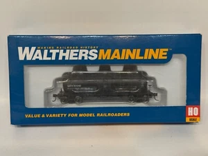 WALTHERS 910-1117 HO 36' 3-DOME TANK CAR GATX #50040 - NEW - Picture 1 of 3
