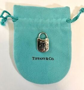  Tiffany & Co. Large lock Key Hole Hammered Pendant Charm Silver 925 v1711