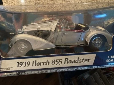 Sun Star 1:18 Diecast 1939 Horch 855 Roadster Convertible - Image 1 of 4