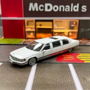 1/64 Cadillac Fleetwood Extended Edition Alloy Diecast Models Car White - Picture 1 of 6