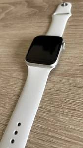 Apple Watch SE 1.Gen 44mm Silver (GPS) - Bild 1 von 3