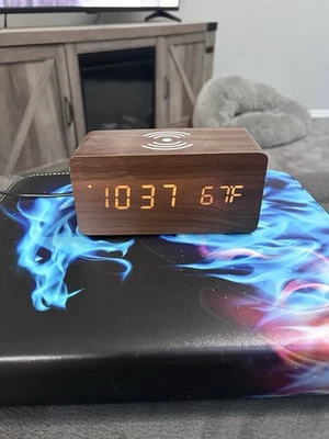 Reloj despertador carga inalámbrica Brain (marrón) Foto 1 de 4