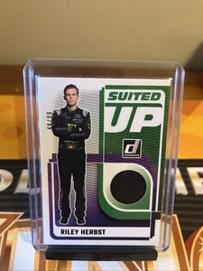 2025 DONRUSS RACING PURPLE 64/99 FIT UP RILEY HERBST RACE-WORN FIRESUIT - Bild 1 von 2