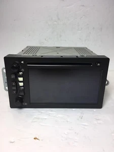 2006 06 GMC Denali EXT UM8 Navigation Radio P/N 15800001 OEM - Picture 1 of 8