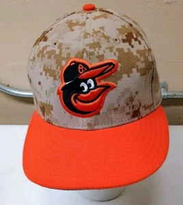 Cappello Baltimore Orioles New Era 59 Fifty mimetico aderente taglia 7 arancione Bill - Foto 1 di 6