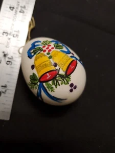 Adorno de Navidad de huevo de pollo real pintado a mano tema escandinavo - Imagen 1 de 4