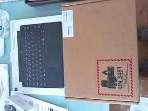 Microsoft Surface Pro 10 13" Intel Core Ultra 7 16GB/256GB ZDV-00019 +TECLADO - Imagen 1 de 6