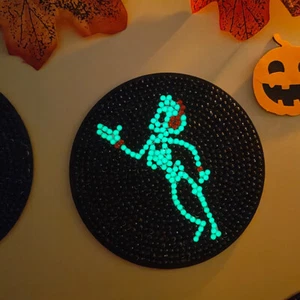 Almohadilla antideslizante para alfombrilla de taza con soporte redondo de goma 8 piezas calavera - Imagen 1 de 33