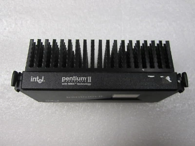 Vintage Intel Pentium II 266Mhz MMX 512k slot 1 CPU with Heatsink SL2HE or SL269 - Image 1 of 2