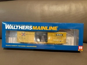 HO Scale Walthers 932-3019 60' High Cube Boxcar TTX TBOX #660900 - Bild 1 von 3