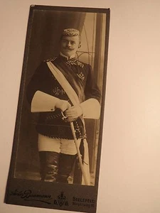 Bielefeld - stehender Student in Wichs - CDV / Studentika - Bild 1 von 1