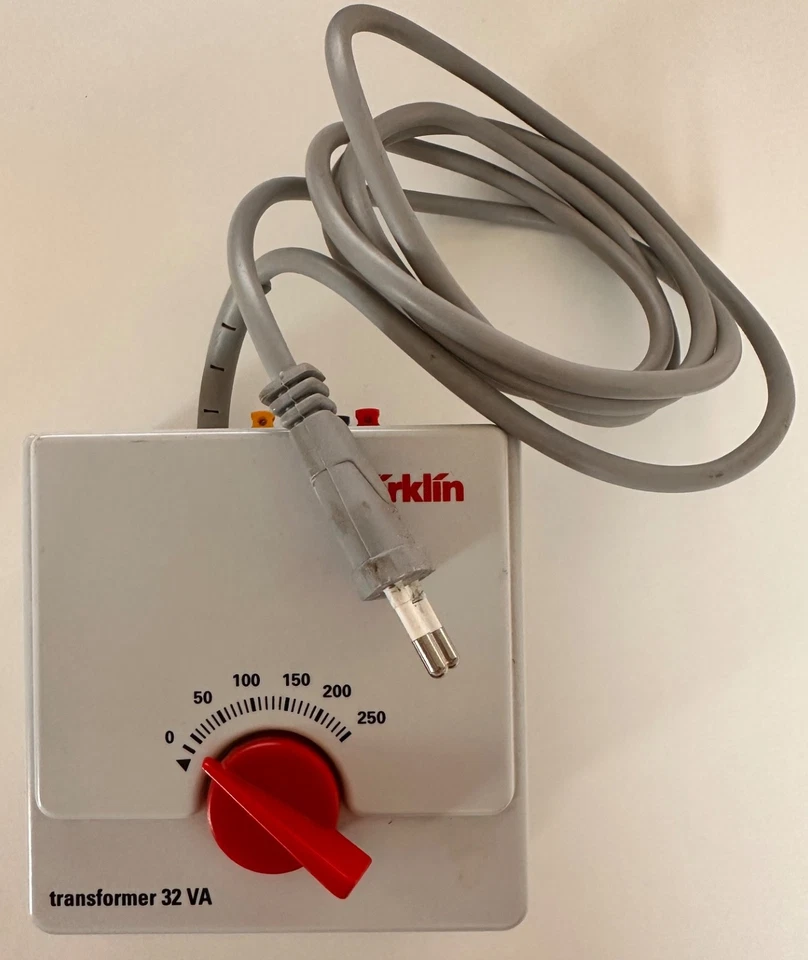 Märklin 6647 Transformer 32VA Trafo WEITERE AUKTIONEN  - Bild 1 von 1