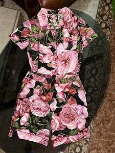 DOLCE & GABBANA Mädchen Anzugbluse und Short mit Rosenmuster - Bild 1 von 11
