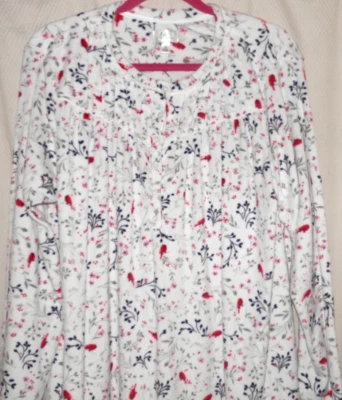 Acogedor vestido de noche Aria manga larga de polietileno/spandex polar talla XL blanco/rojo cardenales Foto 1 de 4