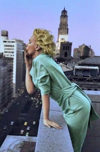 Marilyn Monroe Rauchen auf Balkon NYC - 4 x 6 Fotodruck - Bild 1 von 1
