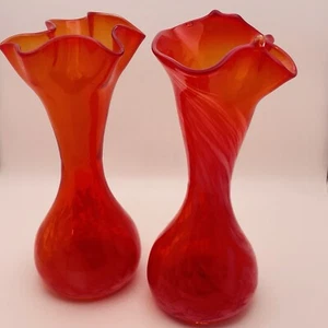 TMJ Japan Ruffled Edge Handblown Glass Red White Swirl Bud Vases PAIR of Vintage - Picture 1 of 15