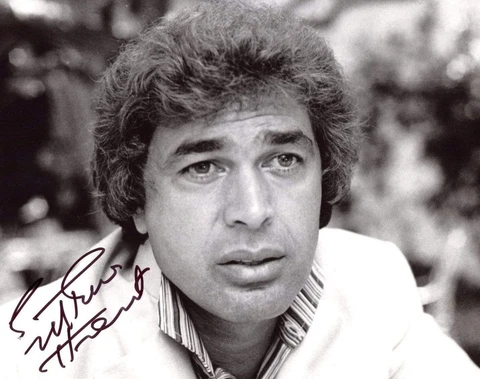 Engelbert Humperdinck POP SINGER autograph, signed photo Cover