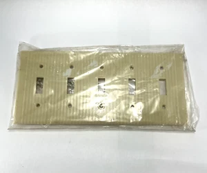 Vintage New Leviton 5 Gang Toggle Switch Plate Cover Ivory Ribbed Bakelite - Picture 1 of 2
