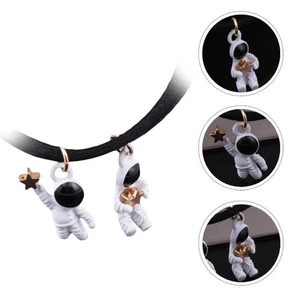 1 Set 2pz Collane Pendenti Astronauta Creativo per Coppie (Colori Assortiti) - Foto 1 di 12