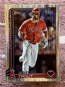 2025 Topps Meijer Tinsel Mike Trout #200 Los Angeles Angels - Bild 1 von 2