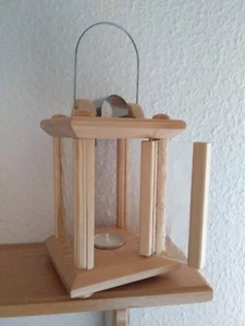Holzlaterne mit Teelicht aus Kiefer - Bild 1 von 2