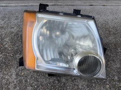 Conjunto de faros laterales derechos pasajero Nissan Xterra (2008-2015) (2011 con bombillas) Foto 1 de 2