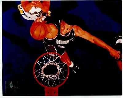 1995 NBA Photos - Brian Grant   Autograph - Image 1 of 2