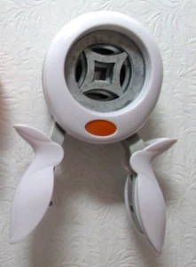 Große FISKARS Squeeze Grip geometrische BLUMENSTANZE Scrapbooking Kartenherstellung Werkzeug - Bild 1 von 9