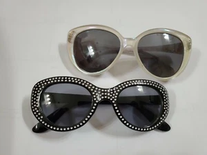Lot of 2 Black & cream/beige Sunglasses Ages around 5-12. Fashion girls bling - Picture 1 of 9