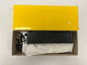 Kit Accurail 4200 HO 40' O.B. Voiture en boite avec embouts acier non décorée (occasion) - Photo 1/2