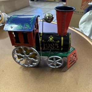 Hallmark Keepsake Ornament "TIN LOCOMOTIVE" 1985 Collector's Series #4  - Picture 1 of 6