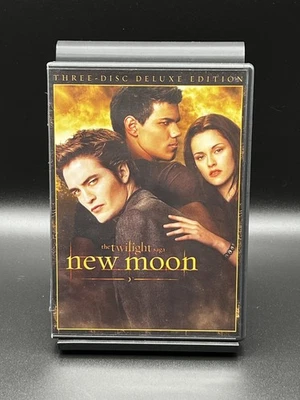 The Twilight Saga: New Moon (Three-Disc DVD Deluxe Edition) - Image 1 of 4