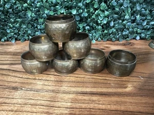 Vintage Hammered Brass Napkin Rings Holders India Set of 7 2" Diameter Classic - Picture 1 of 2
