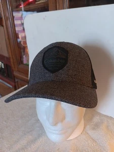 Parche de sombrero de malla Columbia ropa deportiva para exteriores Flexfit gris, L/XL. - Imagen 1 de 9