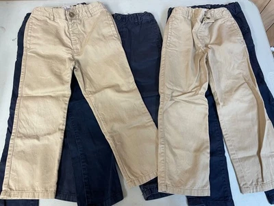 Calça chino/shorts The Children's Place bebê meninos cáqui/marinho tamanho 5T - Imagem 1 de 4