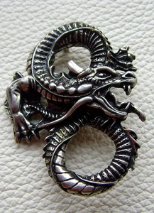 Dragon-Niete Zierniete Drachen Drachentöter Groß 6cm X 5 cm  Drachen-amulett - Bild 1 von 4