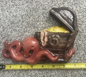 RARE Reddish Brown Vintage Octopus Treasure Chest Wall Bathroom Plaque BFC USA - Picture 1 of 7