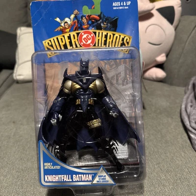 Figura de acción DC Super Heroes Knightfall Batman nueva sellada en tarjeta 1999 Foto 1 de 4