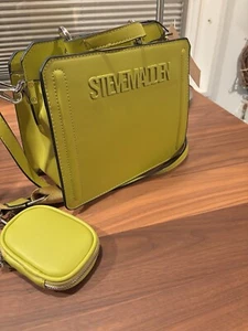 NEU MIT ETIKETT STEVE MADDEN BEVELYN UMHÄNGETASCHE CROSSBODY TASCHE MIT AIR POD ETUI KRESSE GRÜN - Bild 1 von 9