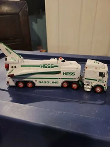 1999 Hess Toy Truck and Space Shuttle  - Picture 1 of 3