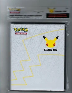 Pokemon 25th Anniversary First Partner Collector's Binder SEALED w/Pikachu - Afbeelding 1 van 2